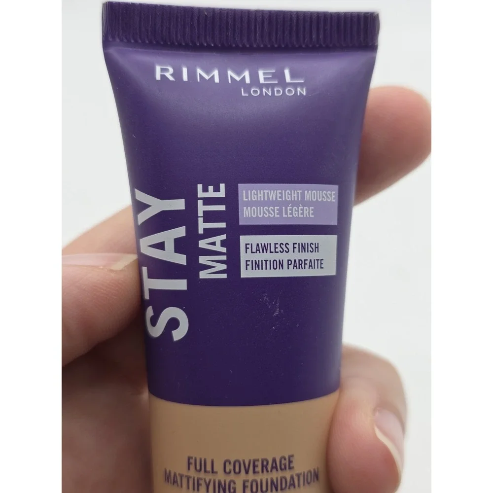 Rimmel London Stay Matte Liquid Mousse Foundation Light Buff